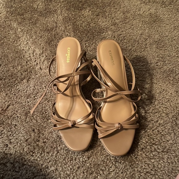 Express Tan Wedges - Picture 4 of 4